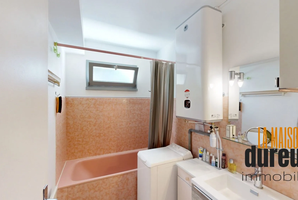 Appartement T2 à Gray proche des quais de Saône avec garage et cave 
