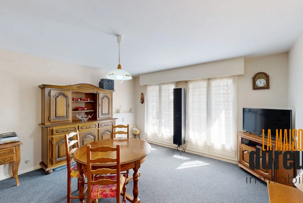 Appartement T2 à Gray proche des quais de Saône avec garage et cave 