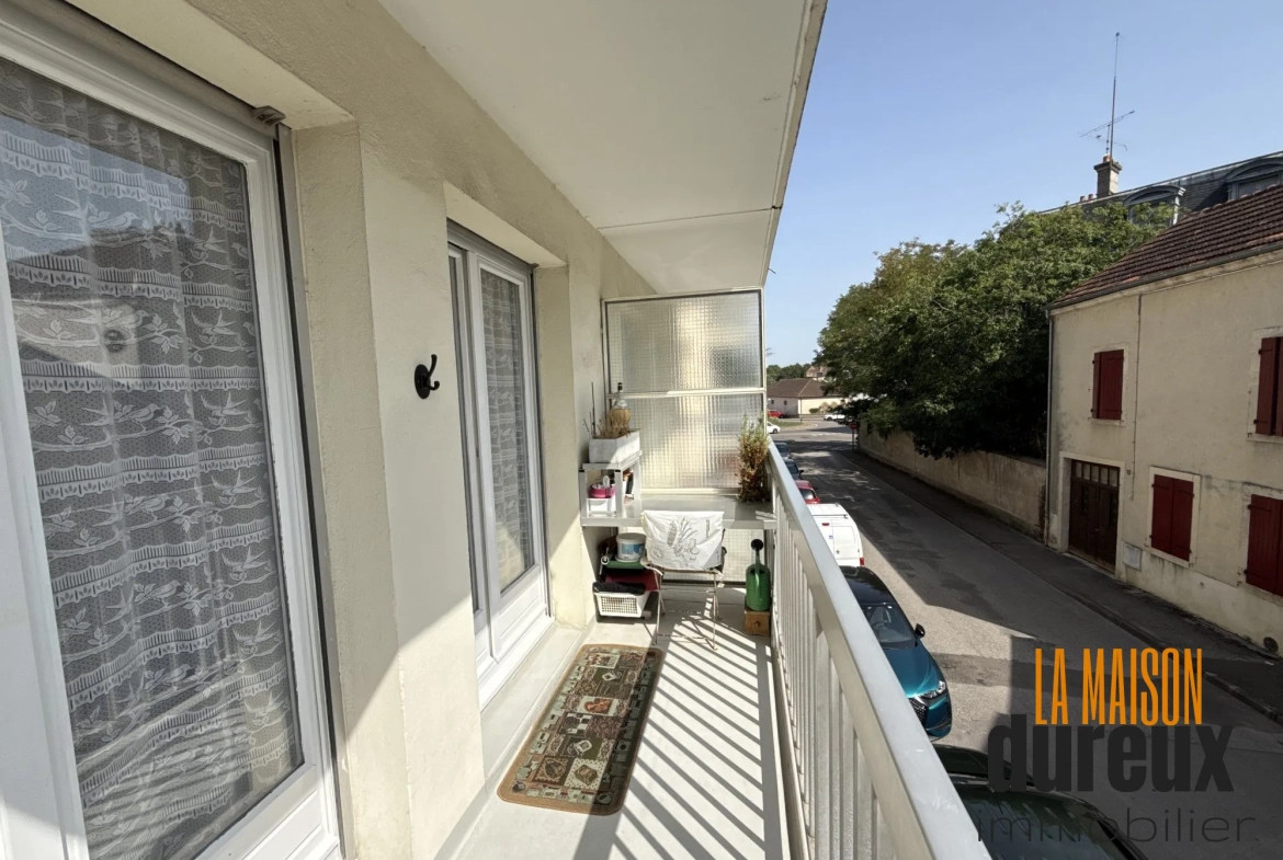 Appartement T2 à Gray proche des quais de Saône avec garage et cave 