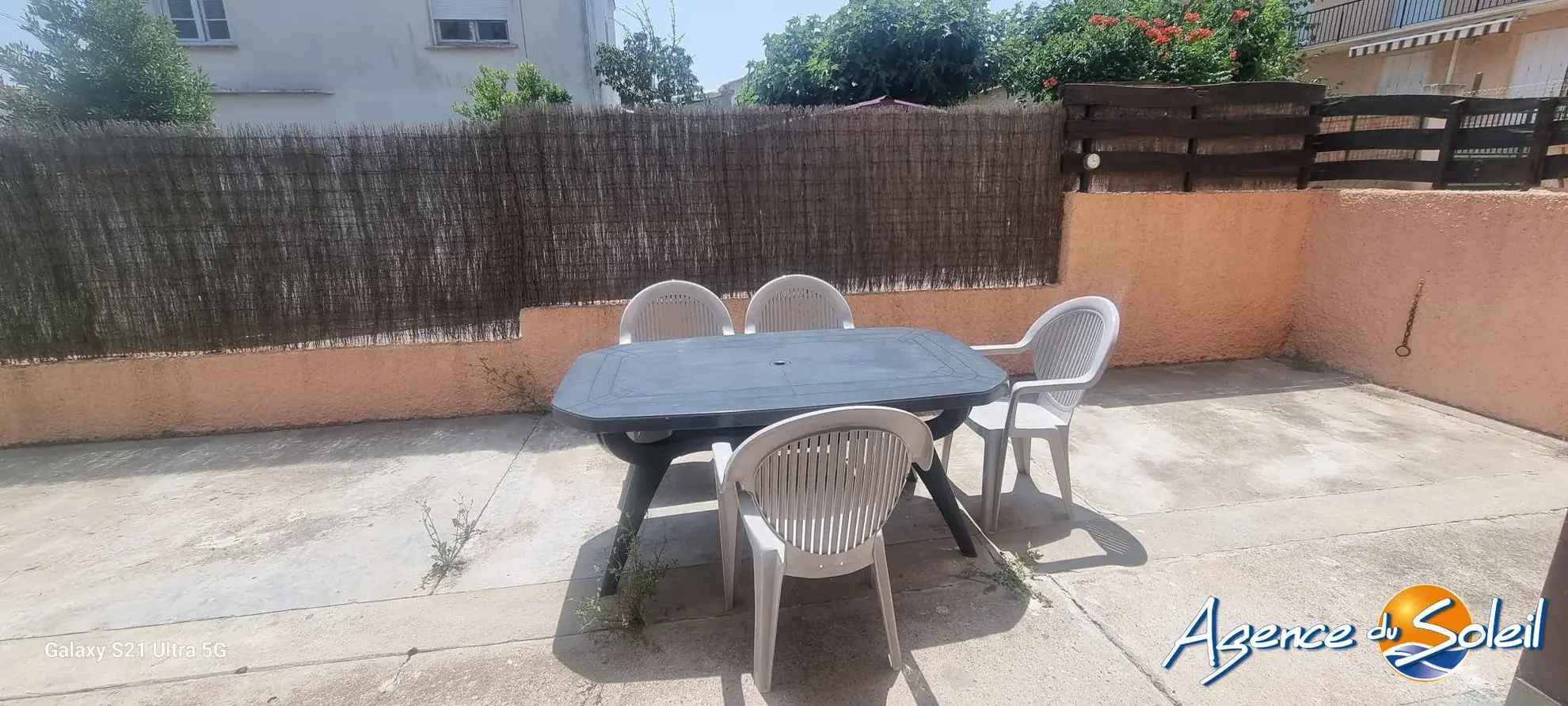 À vendre appartement T3 en rez-de-chaussée à Saint Pierre la Mer avec terrasse 