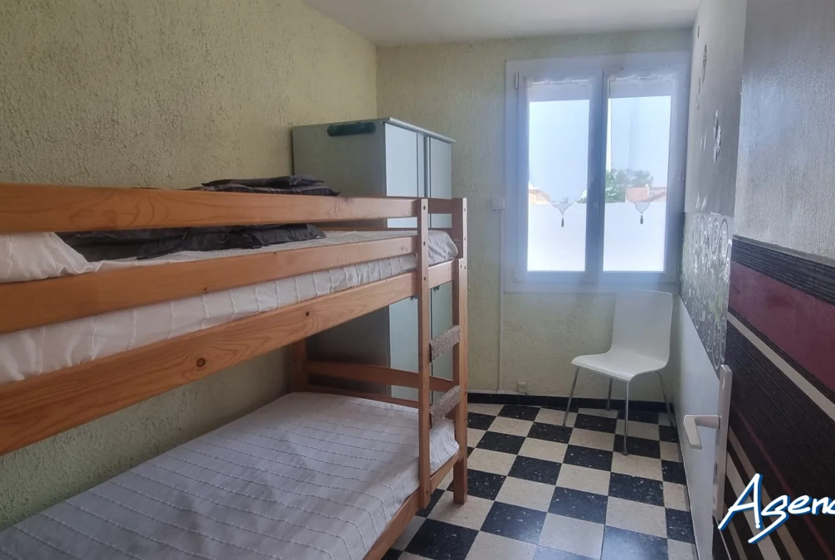 À vendre appartement T3 en rez-de-chaussée à Saint Pierre la Mer avec terrasse 