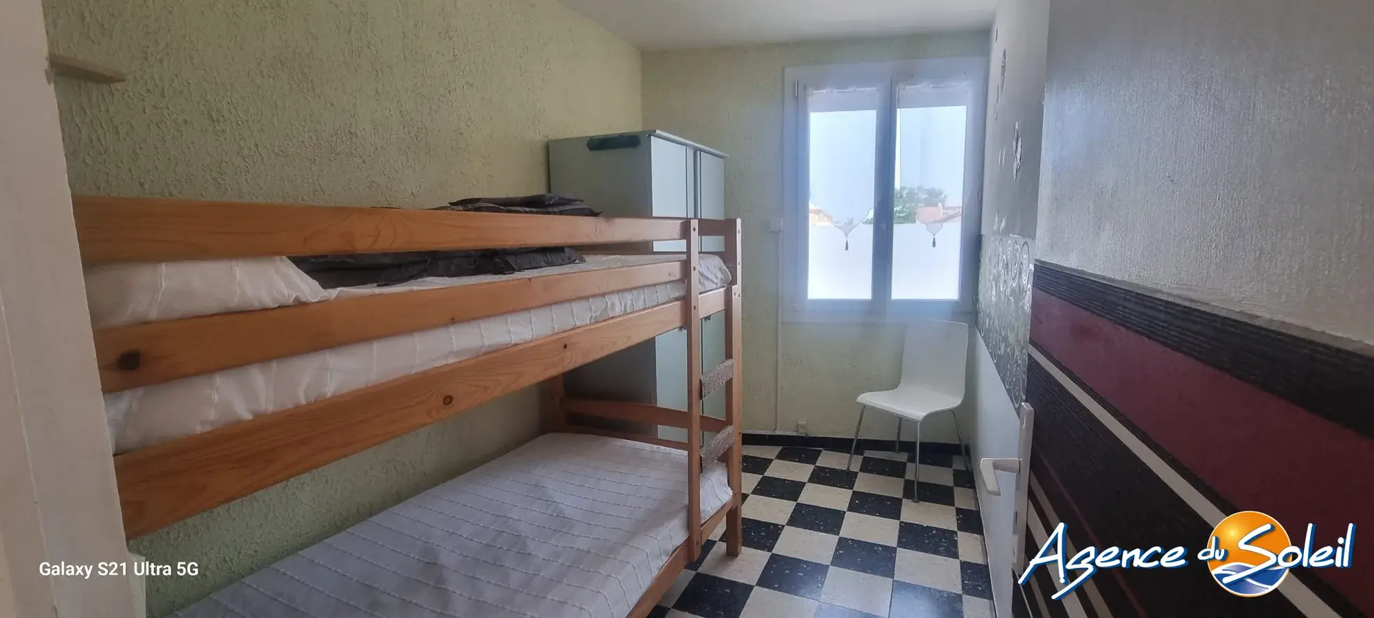 À vendre appartement T3 en rez-de-chaussée à Saint Pierre la Mer avec terrasse 