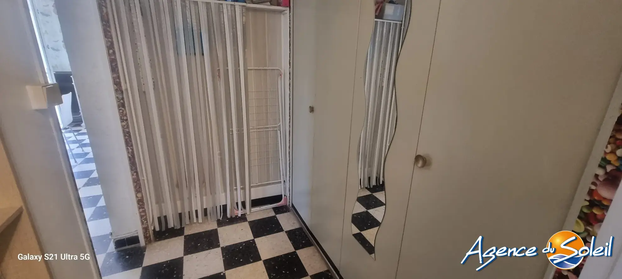 À vendre appartement T3 en rez-de-chaussée à Saint Pierre la Mer avec terrasse 