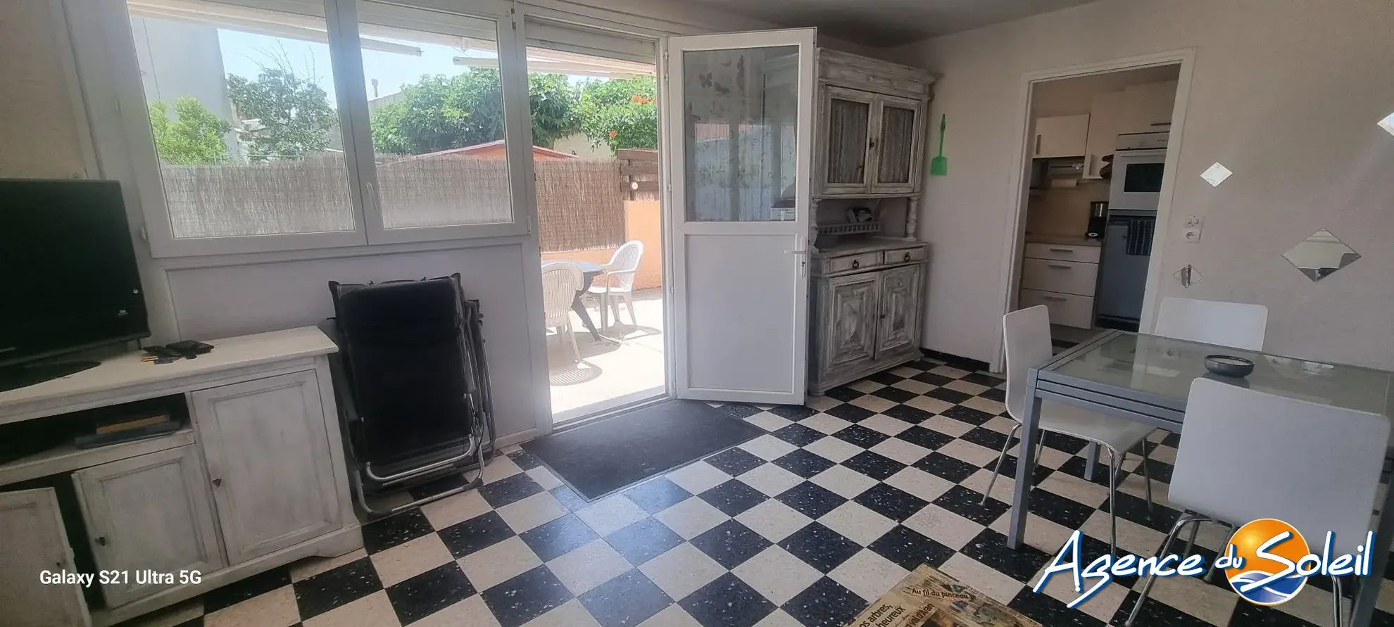 À vendre appartement T3 en rez-de-chaussée à Saint Pierre la Mer avec terrasse 