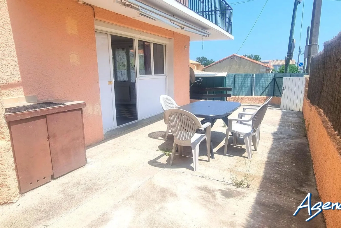 À vendre appartement T3 en rez-de-chaussée à Saint Pierre la Mer avec terrasse 