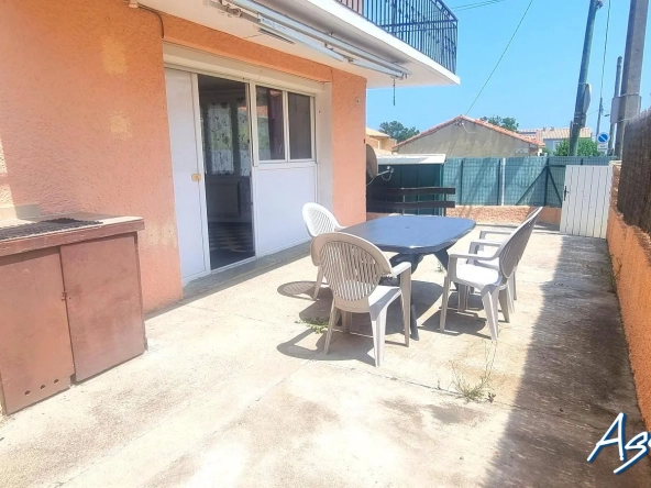 À vendre appartement T3 en rez-de-chaussée à Saint Pierre la Mer avec terrasse