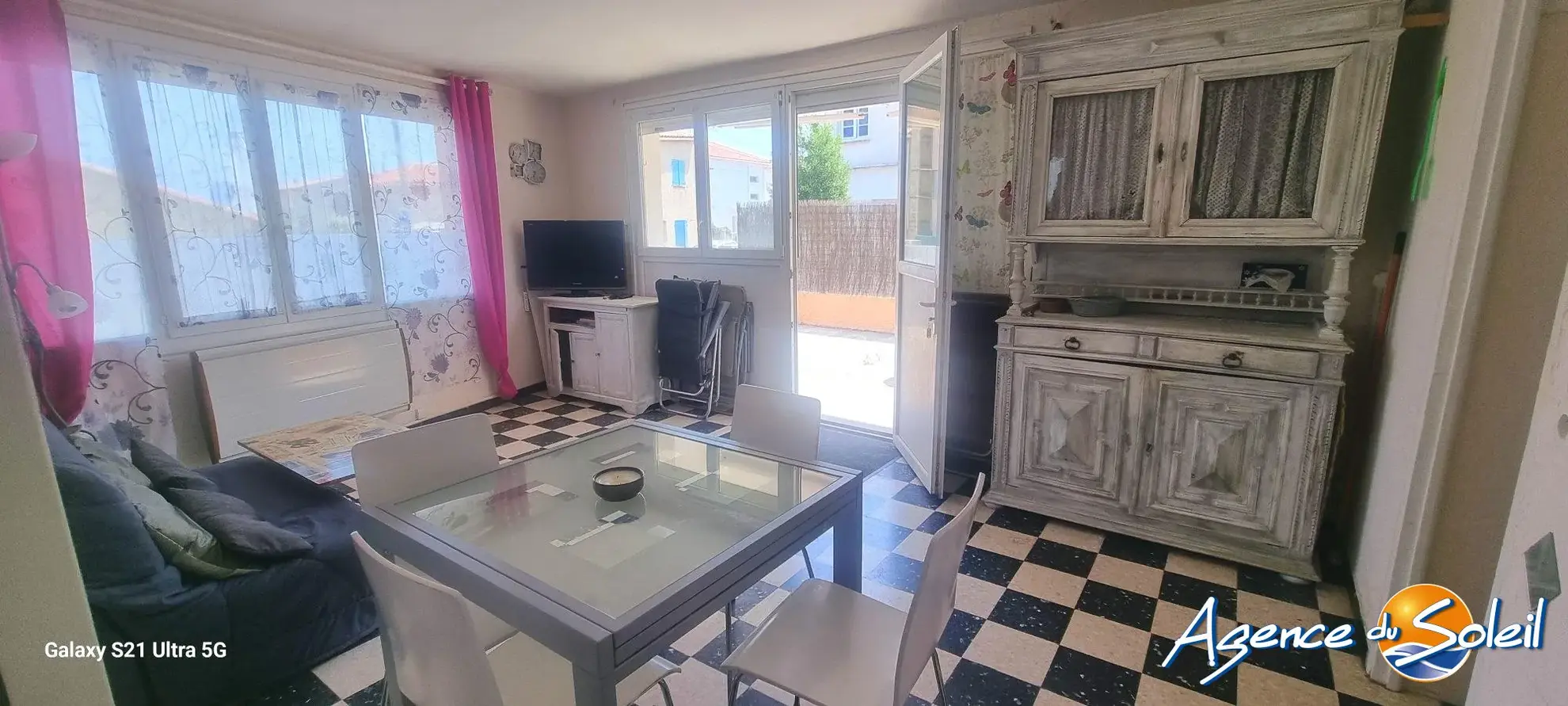 À vendre appartement T3 en rez-de-chaussée à Saint Pierre la Mer avec terrasse 