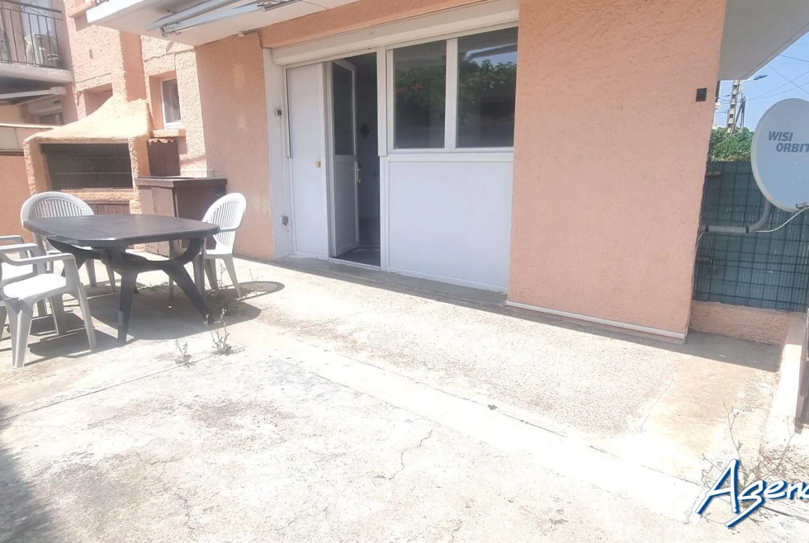 À vendre appartement T3 en rez-de-chaussée à Saint Pierre la Mer avec terrasse 