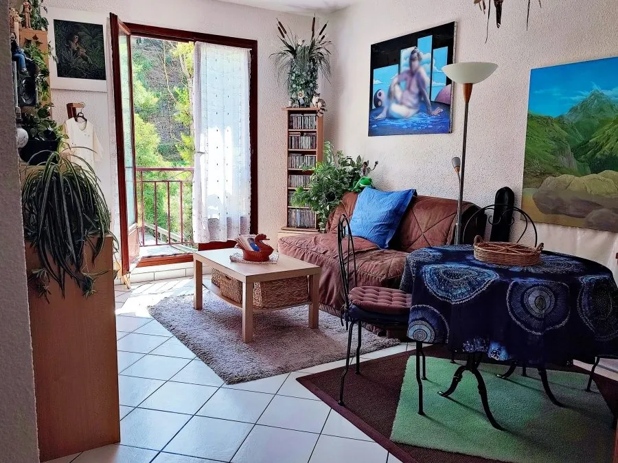 Appartement 2 pièces avec parking à Roquebillière - Opérationnel et lumineux 