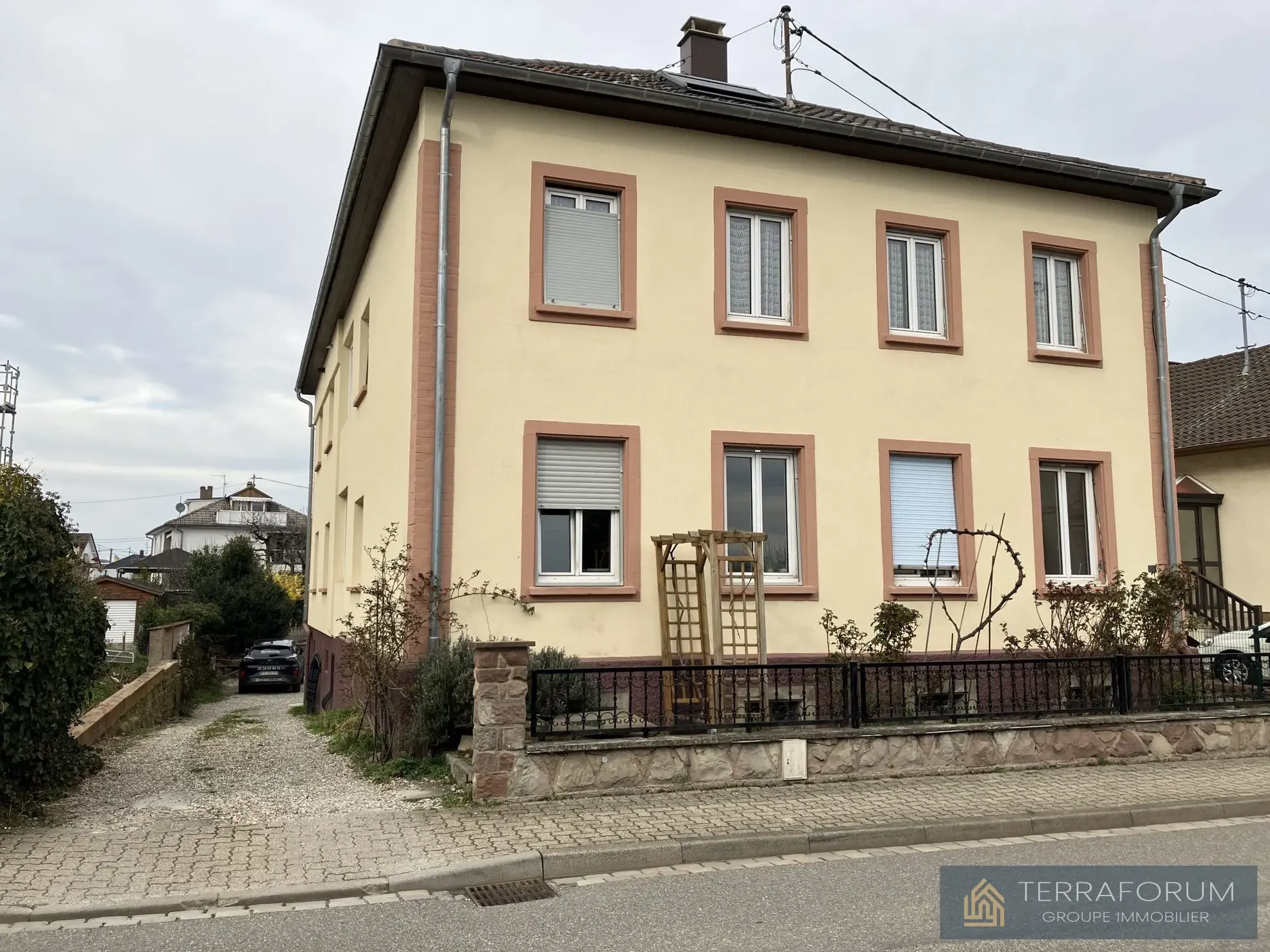 Combles à rénover avec terrasse hollandaise à Niederhausbergen - Potentiel unique 