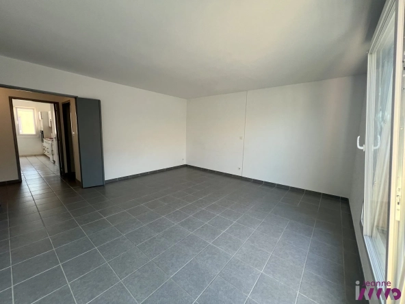 Appartement à vendre à Belfort - 3 chambres, balcon et parking au dernier étage