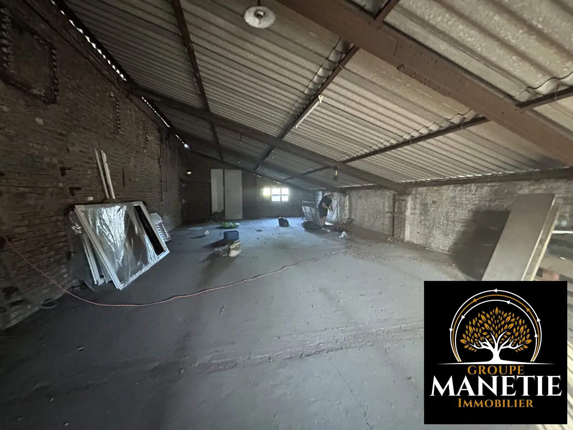 Hangar d'activité à vendre à Douai - Surface de 220 m² 
