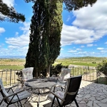 Belle maison en pierre avec vue exceptionnelle et jardin à Escales
