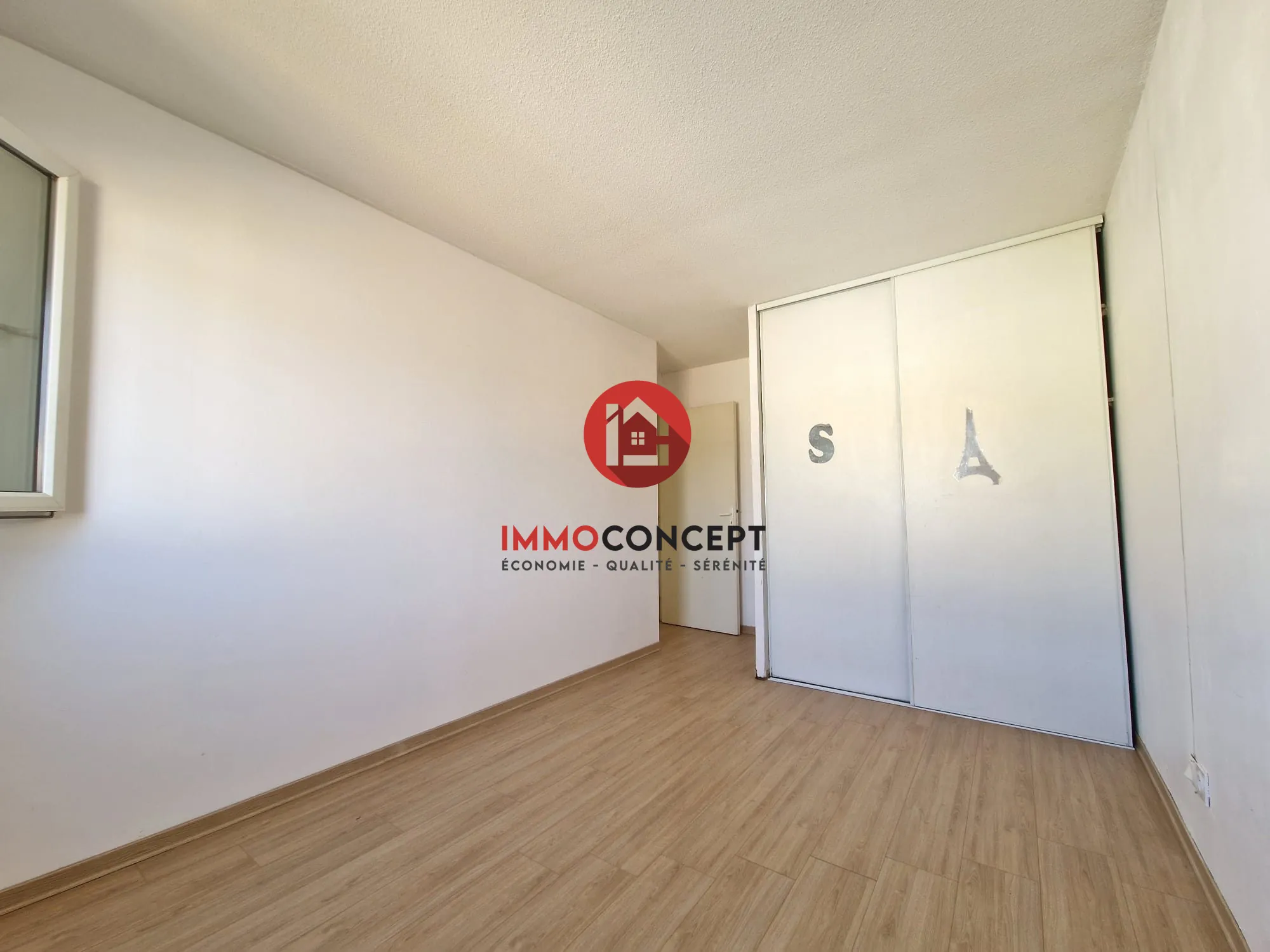 Maison T4 avec jardin et garage à Pont-Saint-Esprit, sécurité et calme assurés 
