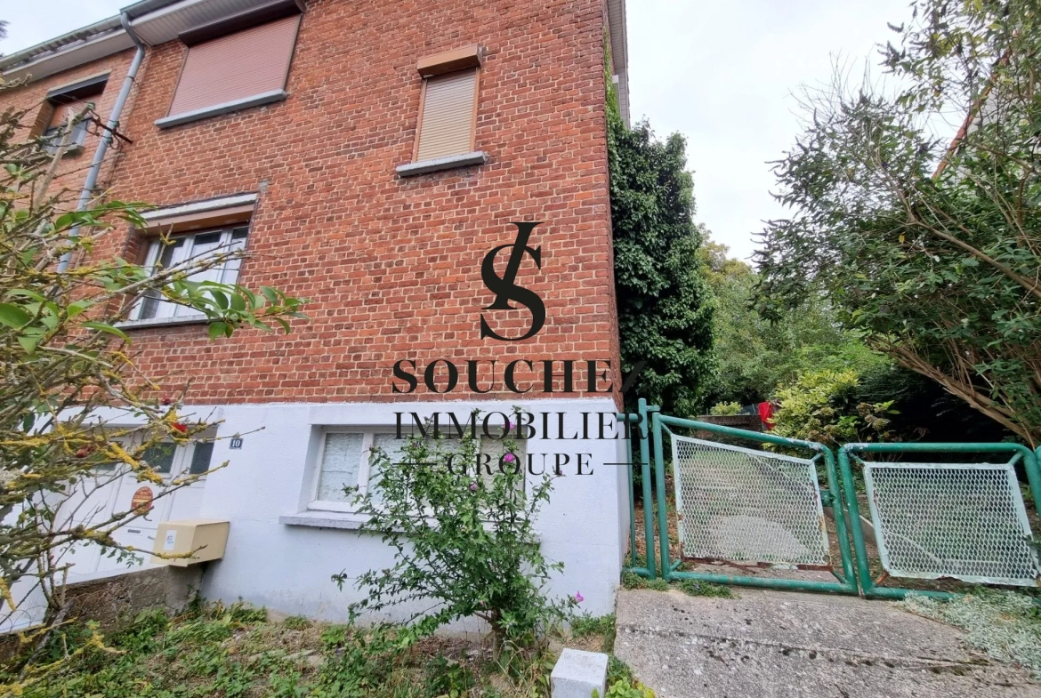 Maison semi-mitoyenne à Liévin - Garage, Jardin, Potentiel de Rénovation 