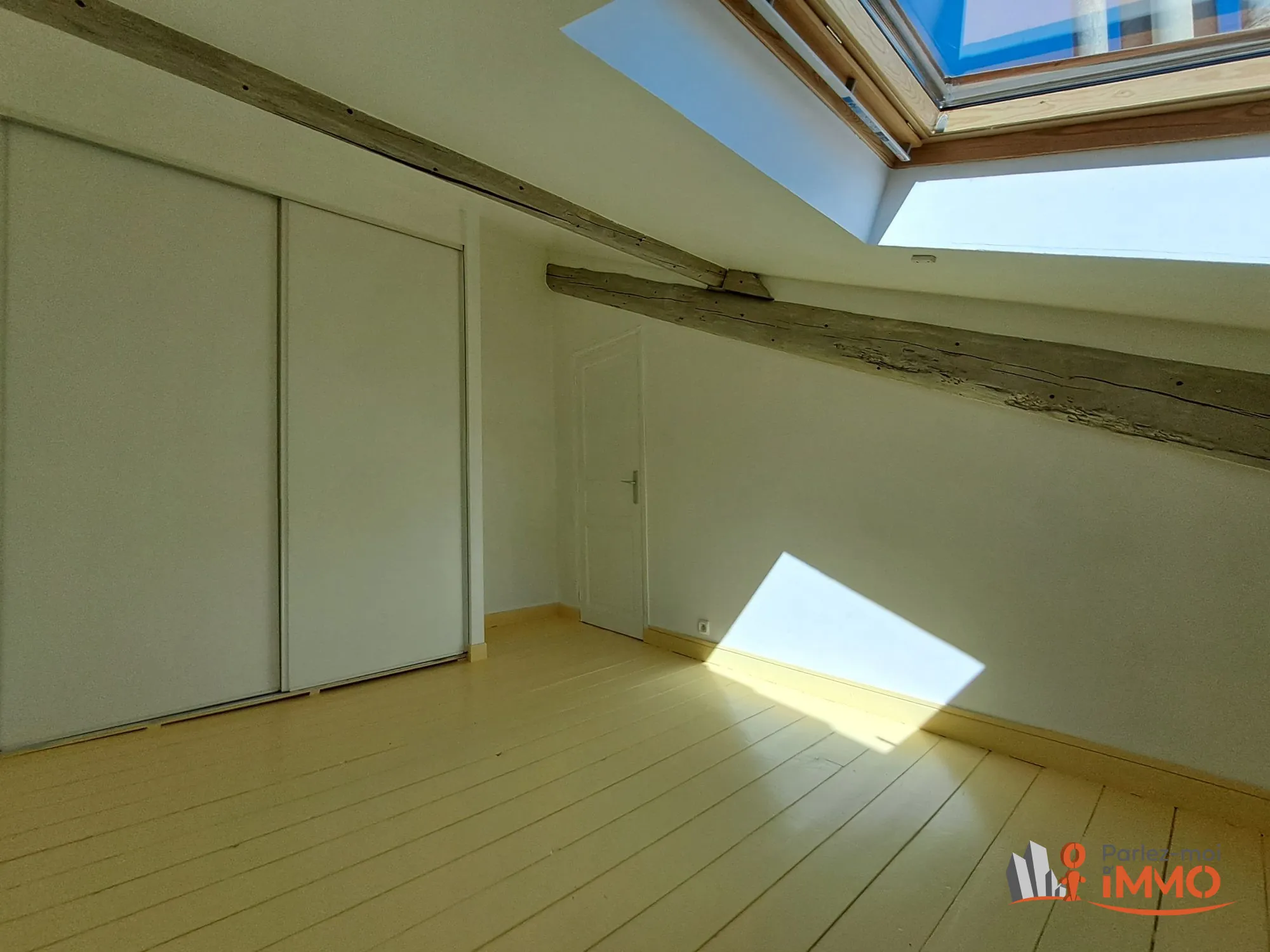 Magnifique appartement traversant de 69m² avec terrasse à Saint-Étienne 