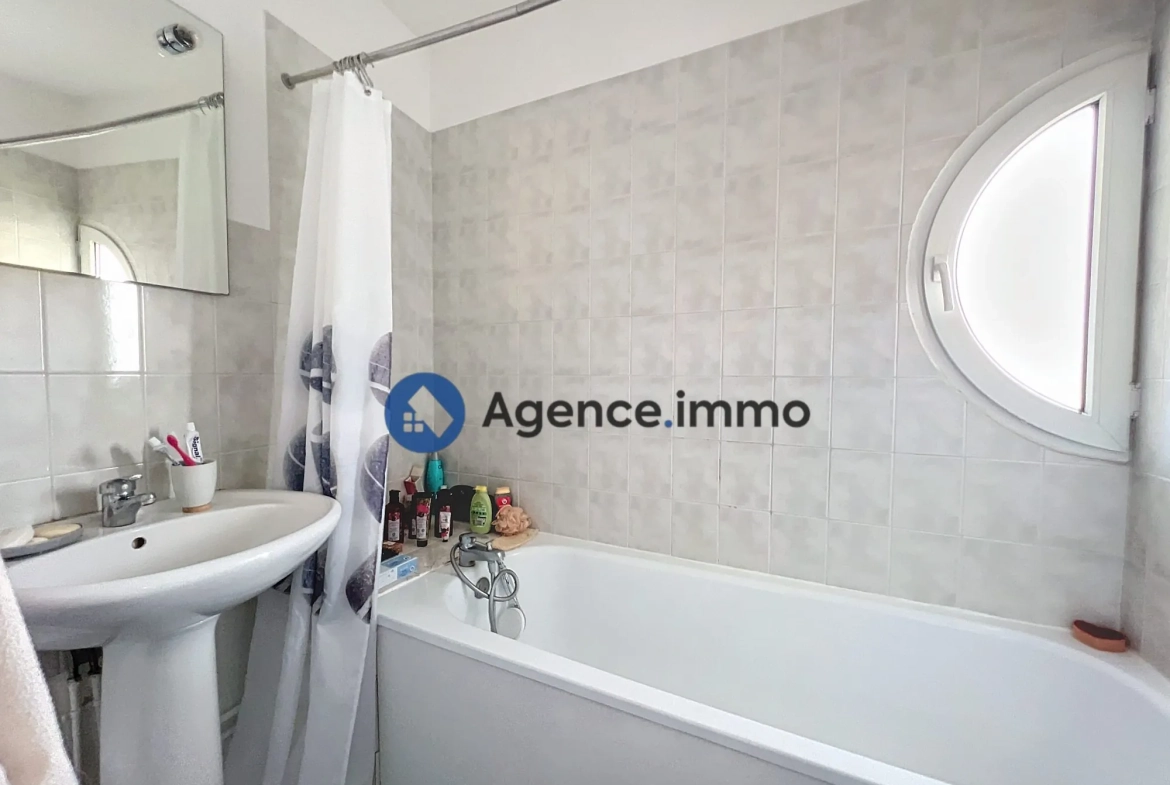 Duplex à vendre à Tours Centre - Investment locatif avec terrasse et proximité gare 
