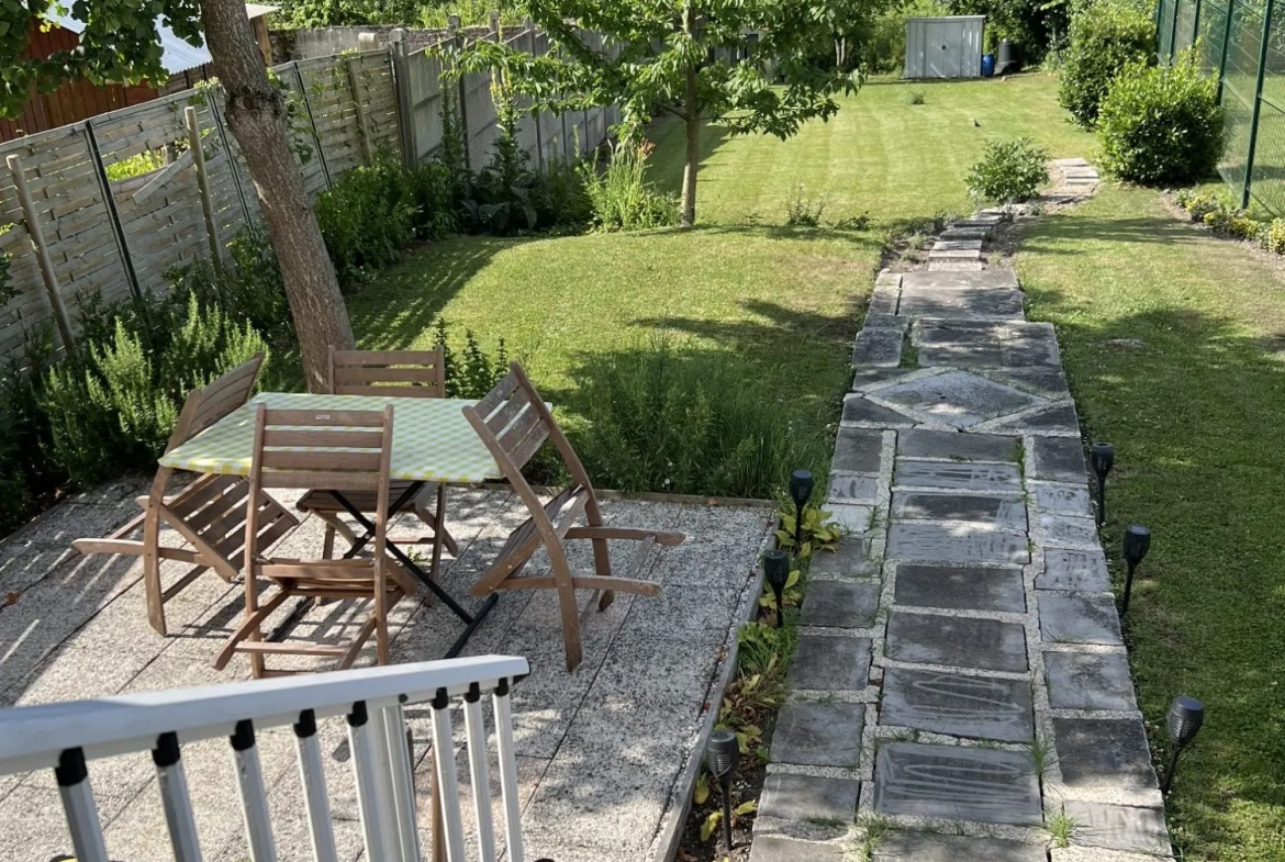 Maison de ville authentique avec jardin à Saint-Pol-sur-Ternoise 