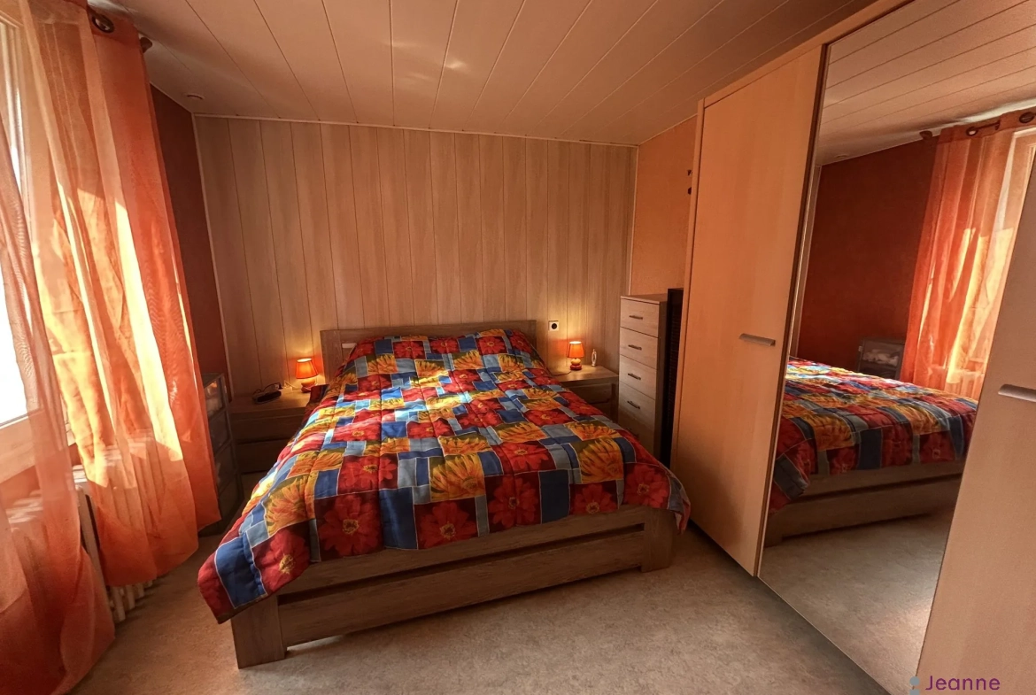 Maison à vendre à Valentigney – 3 chambres, terrasse, garage et panneaux solaires 