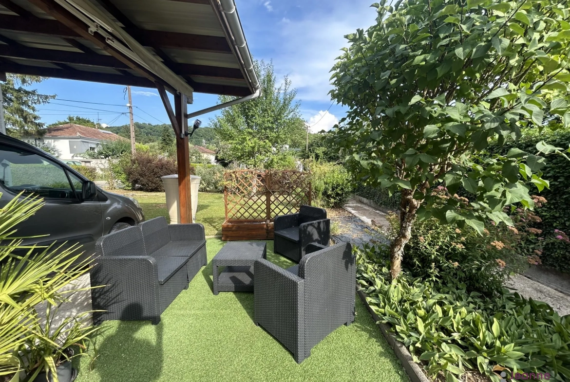 Maison à vendre à Valentigney – 3 chambres, terrasse, garage et panneaux solaires 