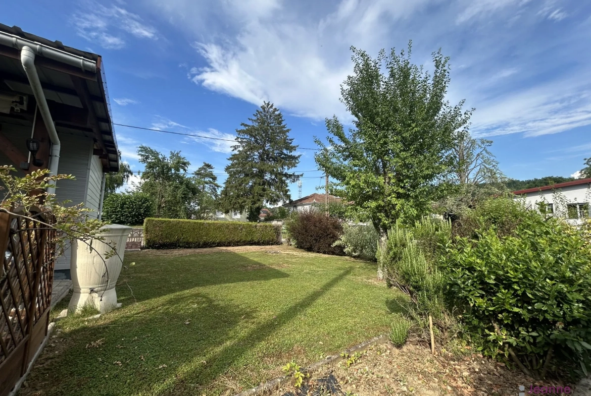 Maison à vendre à Valentigney – 3 chambres, terrasse, garage et panneaux solaires 