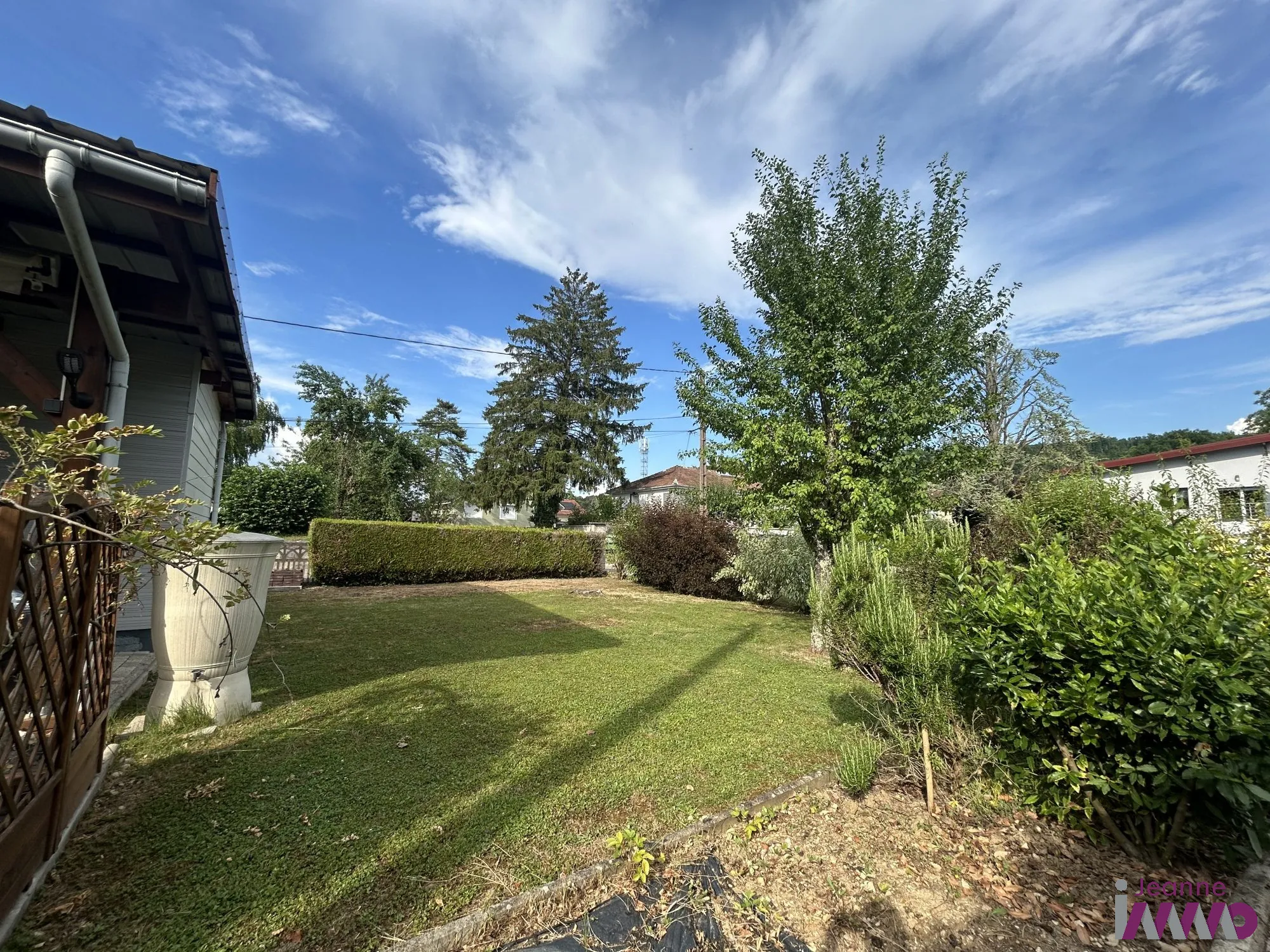 Maison à vendre à Valentigney – 3 chambres, terrasse, garage et panneaux solaires 