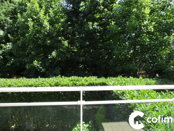 Investissez dans un appartement T2 à Pau – Parfait pour investisseurs, proche commodités et en bon état