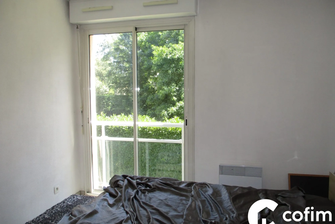 Investissez dans un appartement T2 à Pau – Parfait pour investisseurs, proche commodités et en bon état 