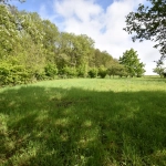 Terrain constructible de 1796 m² à Luigny, prêt à bâtir