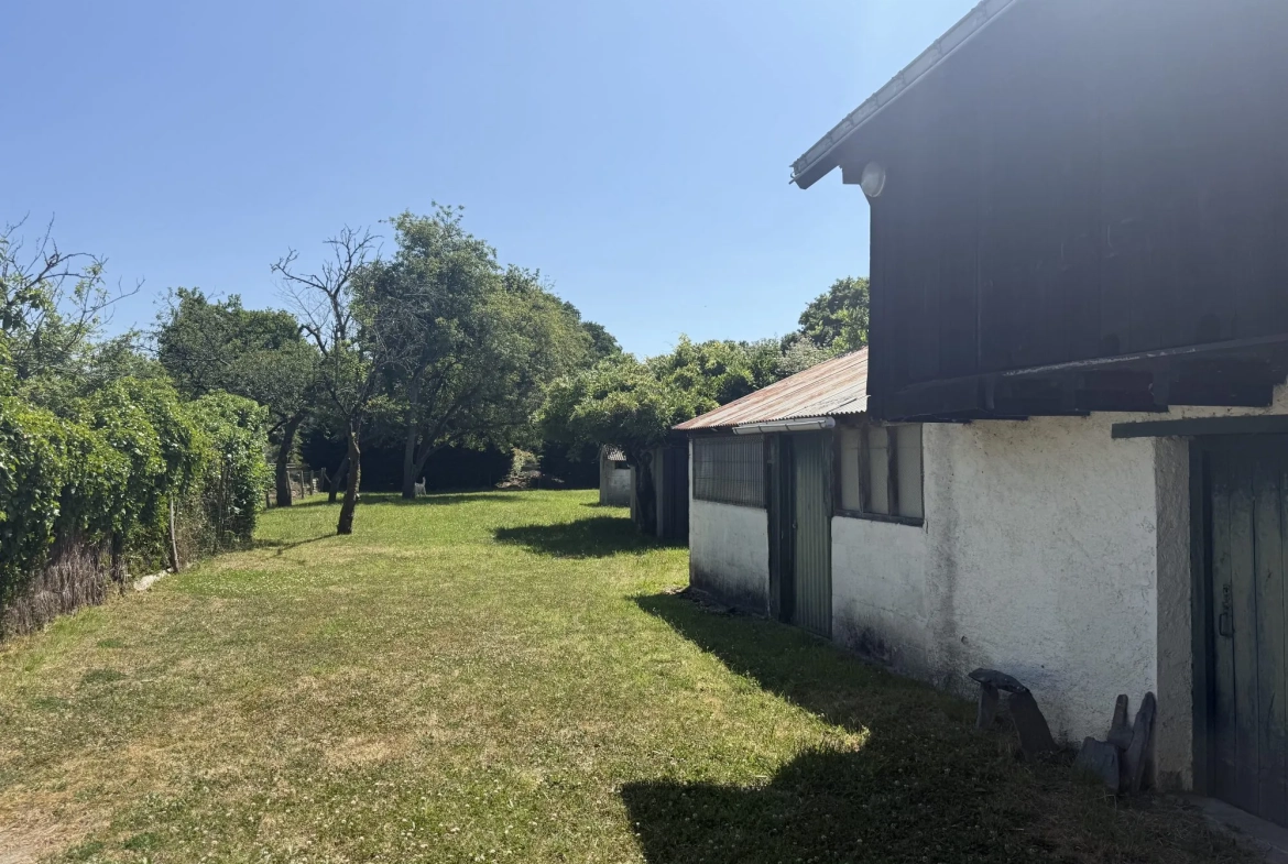 À vendre maison de 86 m² avec jardin à Plessé, centre bourg 