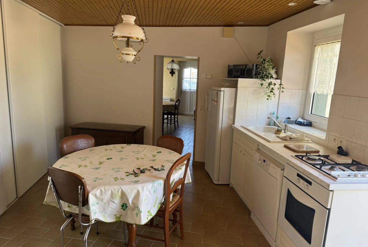 À vendre maison de 86 m² avec jardin à Plessé, centre bourg 