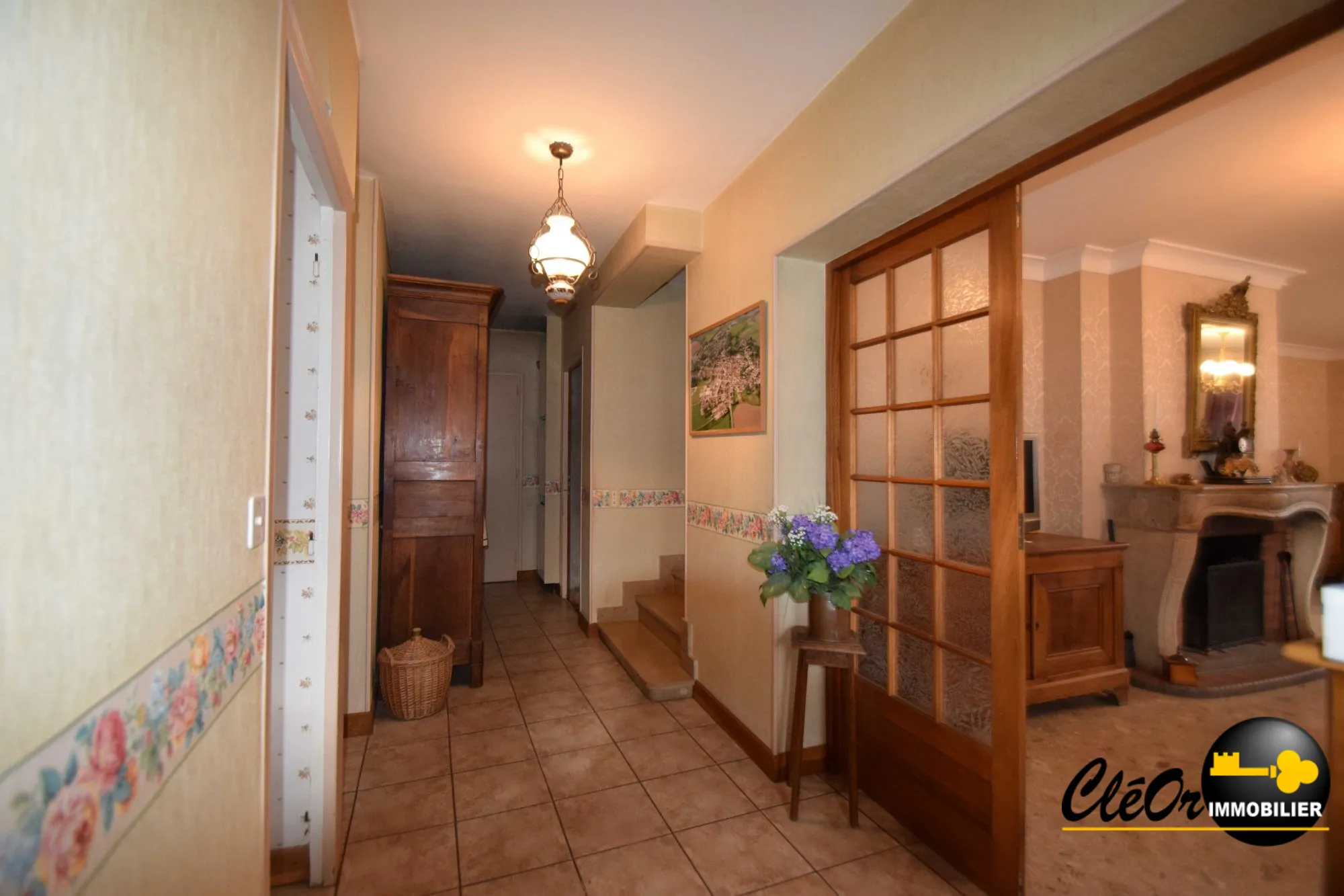 Maison à vendre à Chaussin avec 4 chambres, garage et terrain clos 