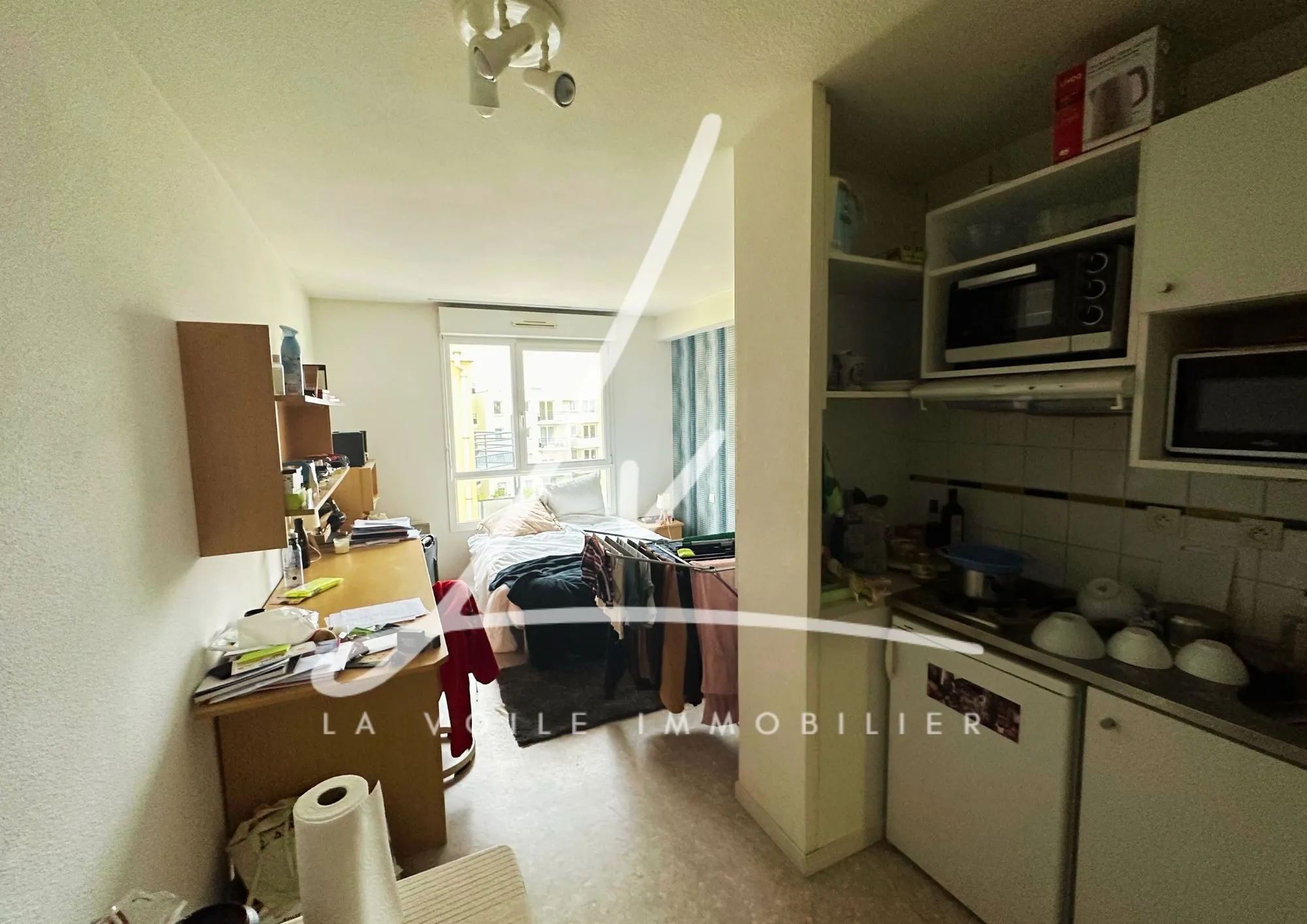 Studio meublé à vendre à Caen, proximité campus et commodités, bon rendement 