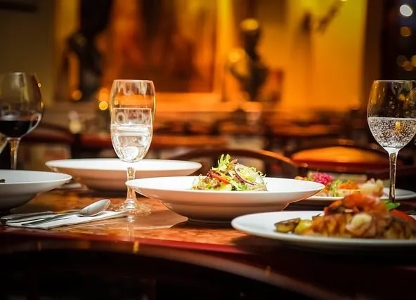 Fonds de commerce restaurant à Paris 17, emplacement idéal dans le quartier des Batignolles