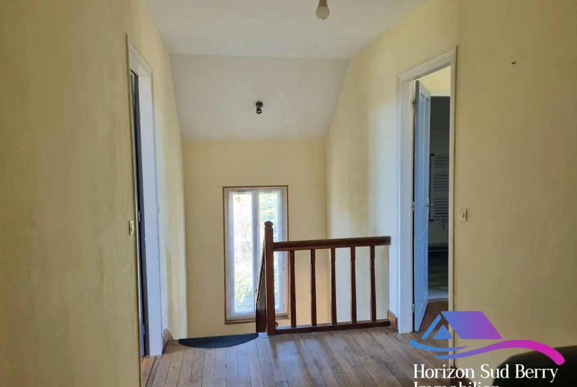 palier Maison de campagne à rénover avec grand jardin à Nouziers, Creuse 