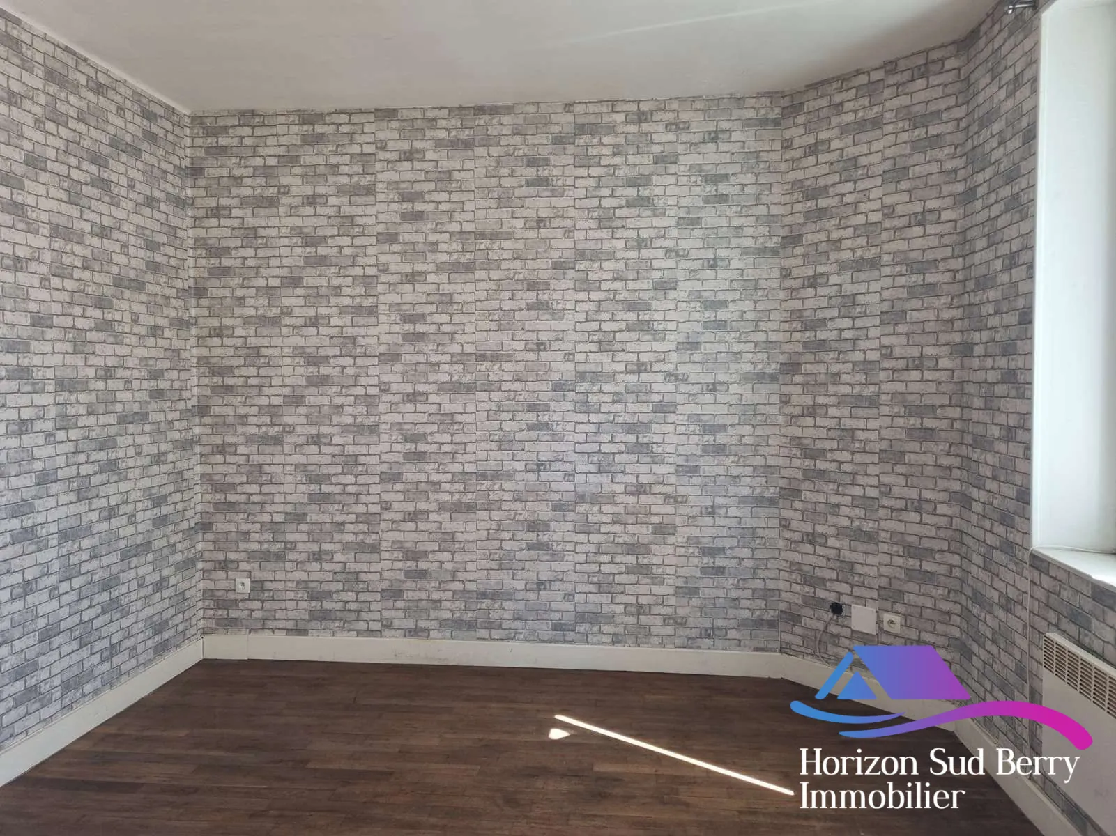 salon Maison de campagne à rénover avec grand jardin à Nouziers, Creuse 