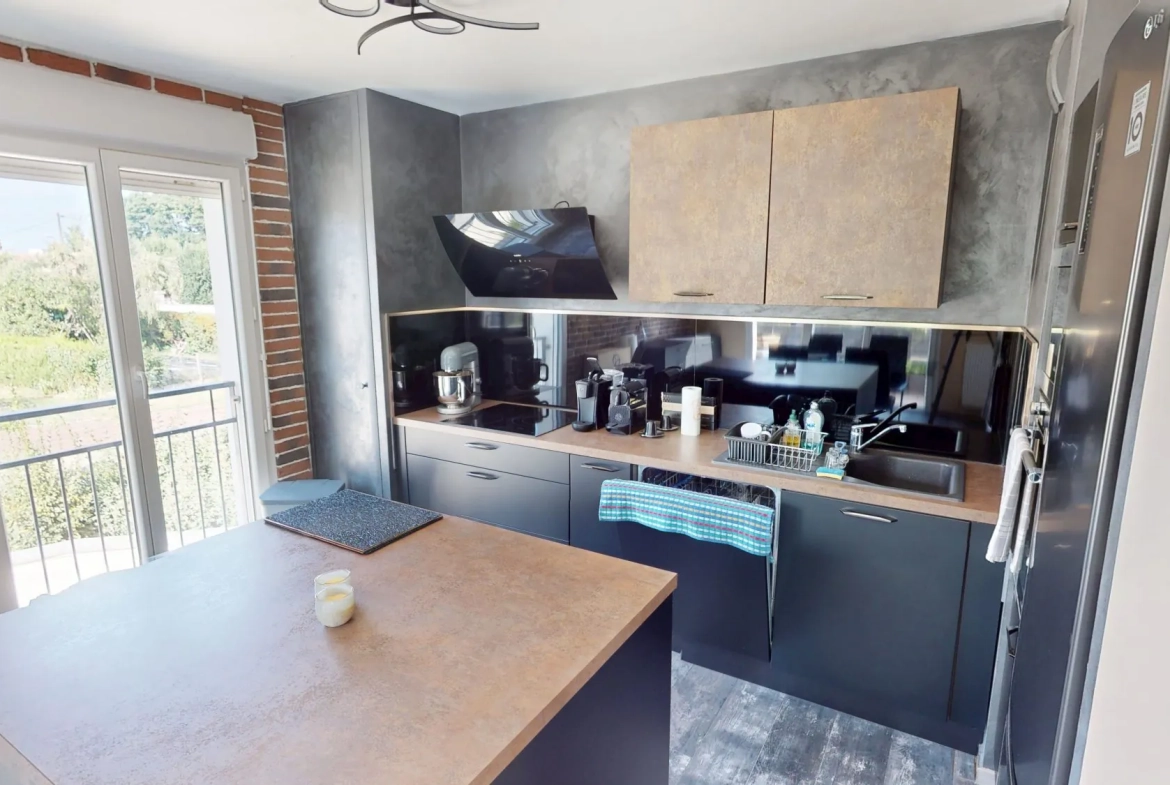 Appartement lumineux de 56 m² avec balcon, cave et stationnements à Orléans 