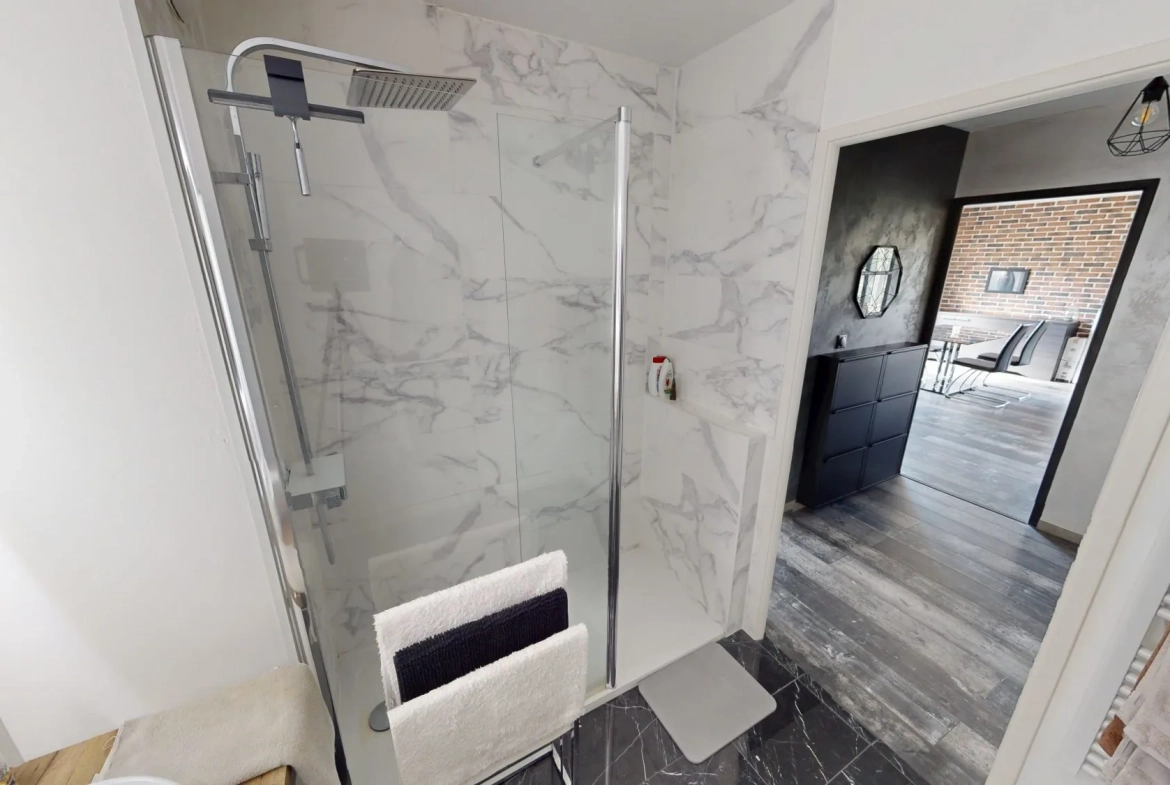 Appartement lumineux de 56 m² avec balcon, cave et stationnements à Orléans 