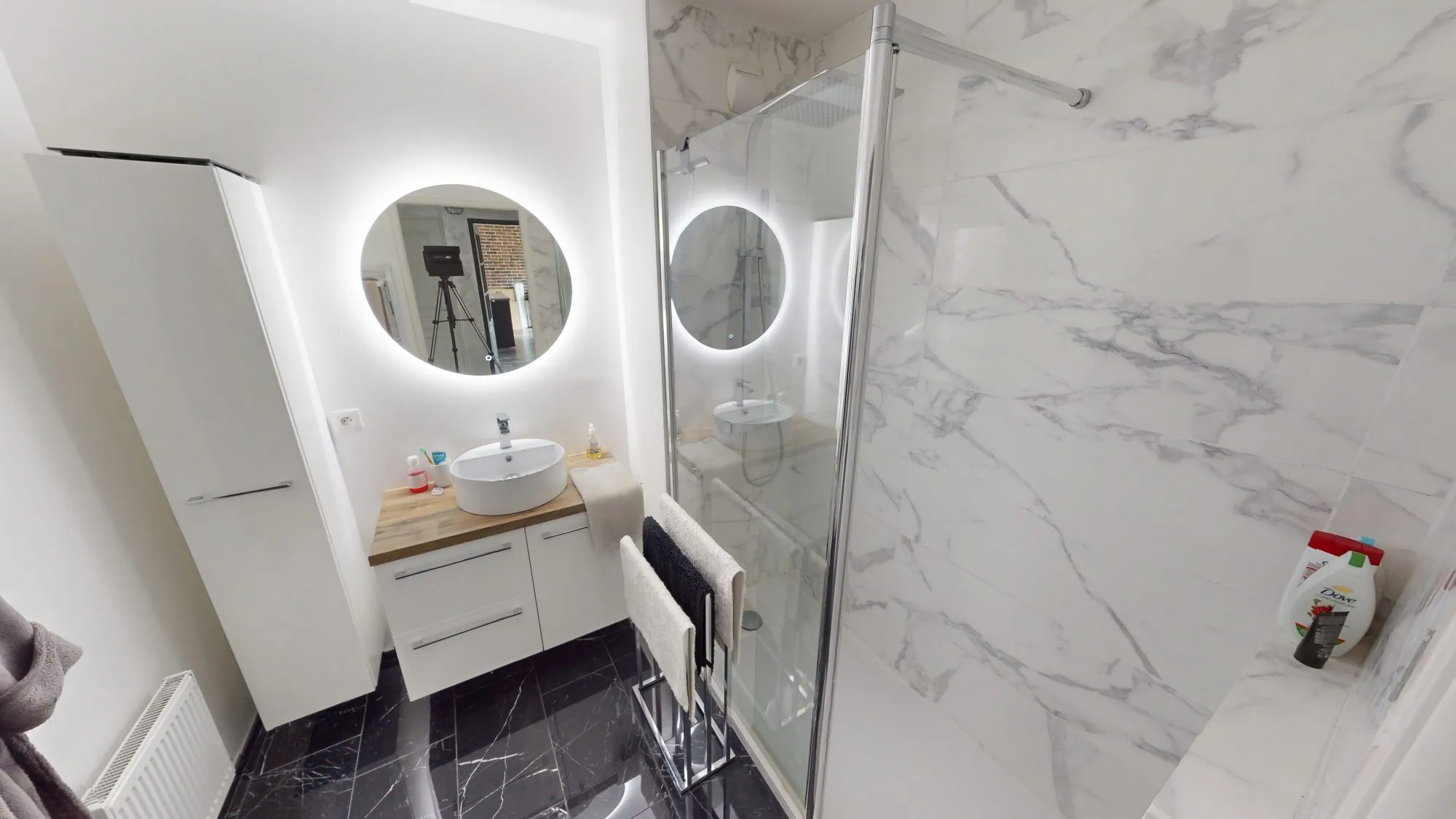 Appartement lumineux de 56 m² avec balcon, cave et stationnements à Orléans 