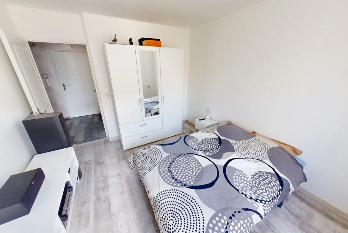Appartement lumineux de 56 m² avec balcon, cave et stationnements à Orléans 
