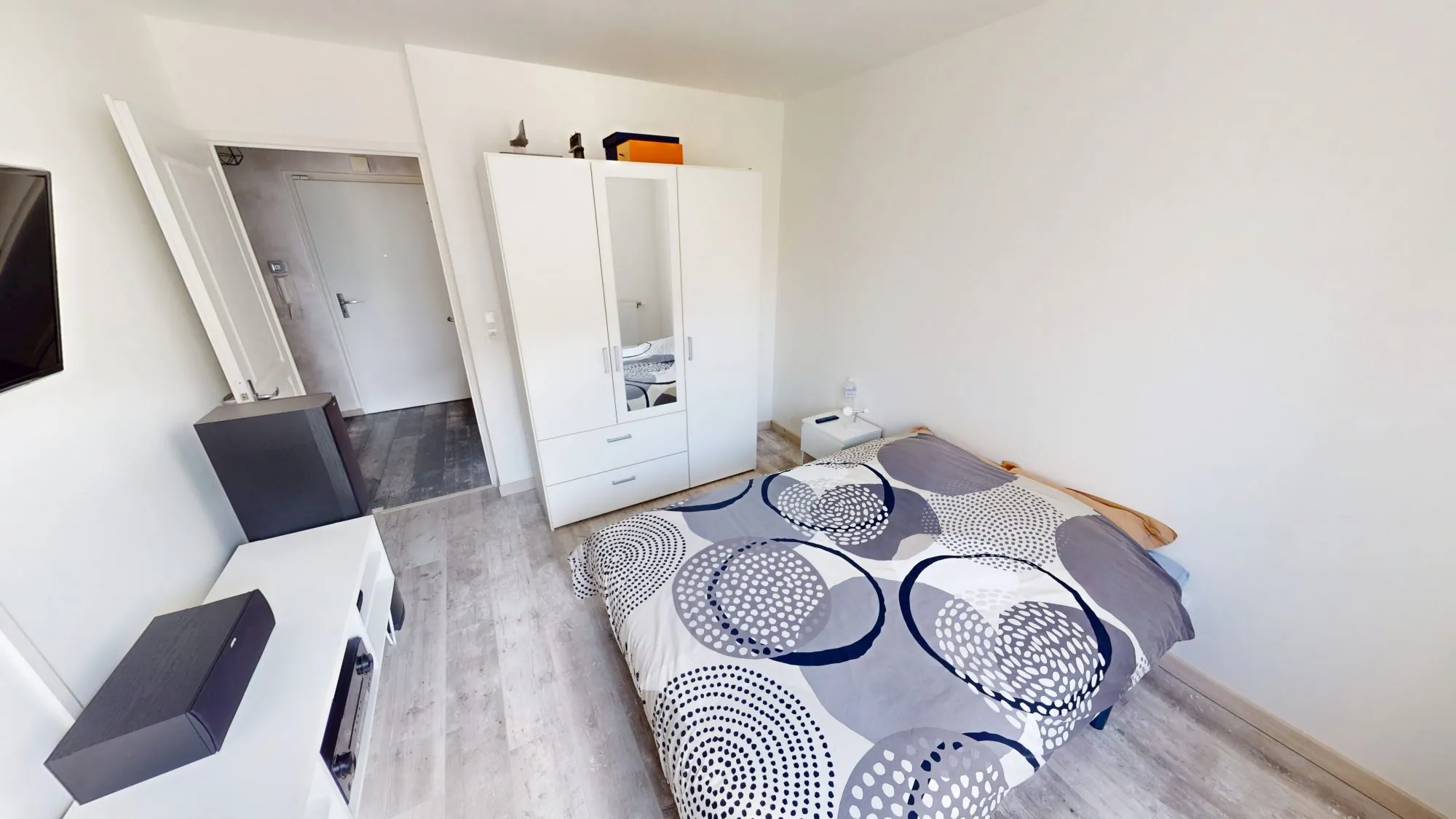 Appartement lumineux de 56 m² avec balcon, cave et stationnements à Orléans 