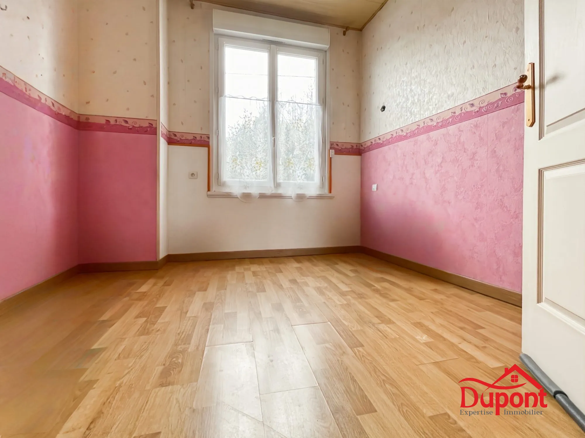 Belle maison semi-individuelle de 80 m² avec jardin à Saint Quentin 