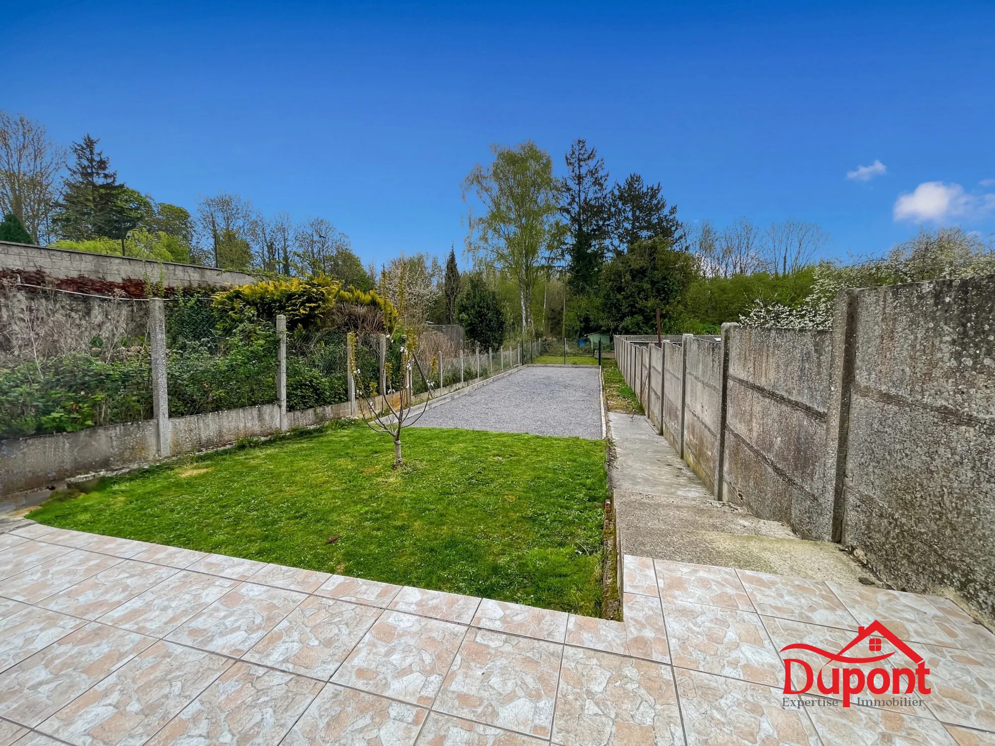 Belle maison semi-individuelle de 80 m² avec jardin à Saint Quentin 