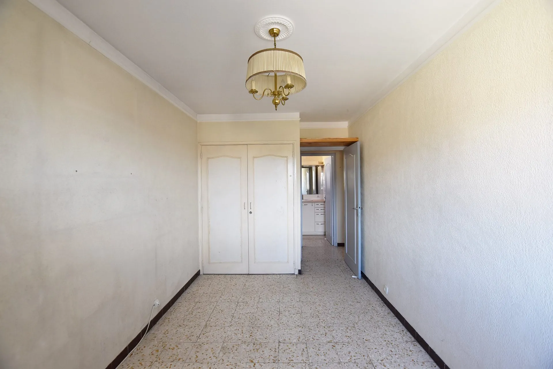 Chambre 2 Appartement 78 m² à Nîmes avec parking et cave au Clos d'Orville 