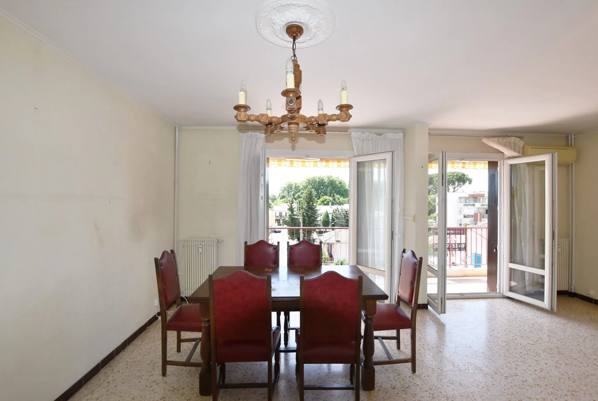 Salon - Salle à manger Appartement 78 m² à Nîmes avec parking et cave au Clos d'Orville 