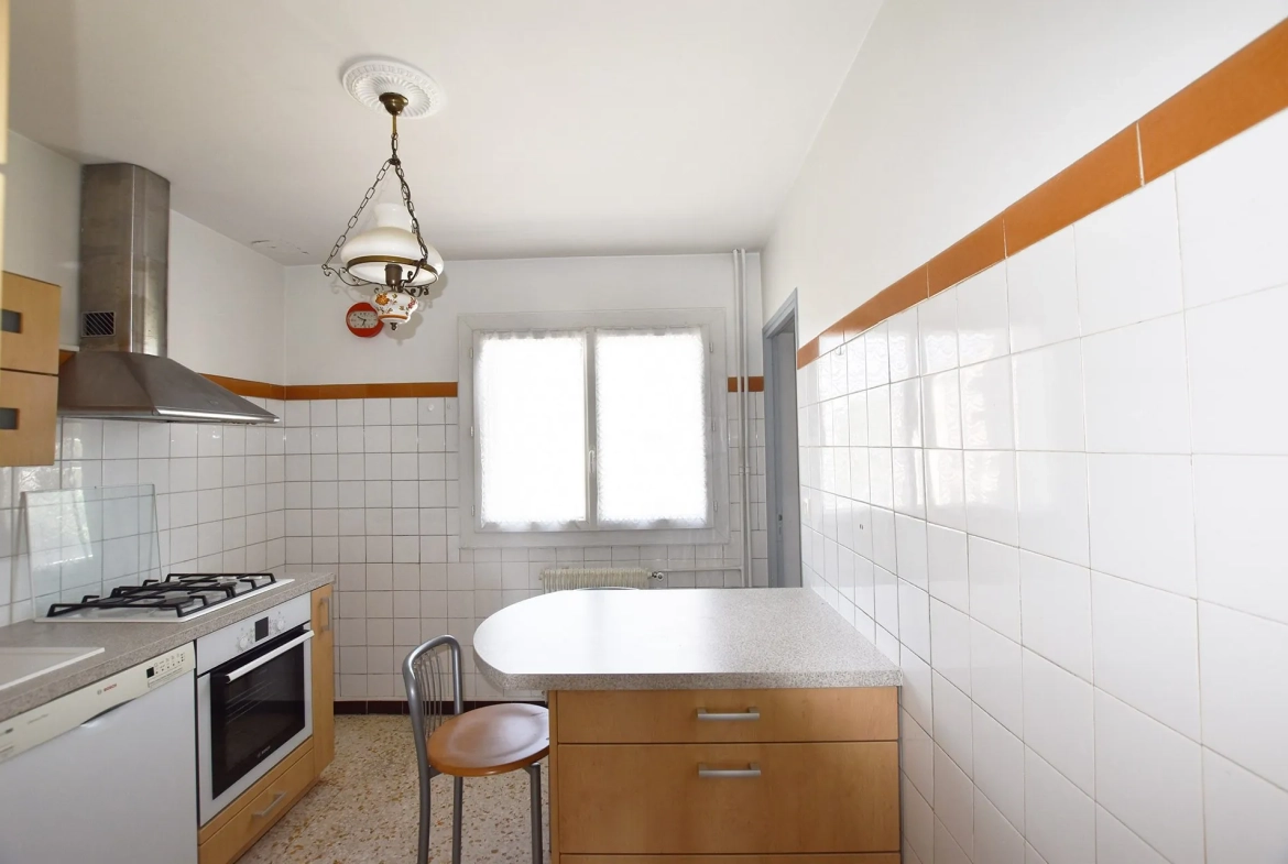 Cuisine  Appartement 78 m² à Nîmes avec parking et cave au Clos d'Orville 
