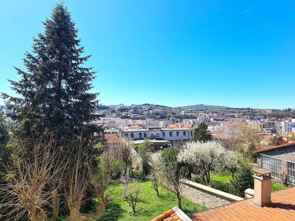 Appartement duplex T3 lumineux avec jardin à Saint-Étienne