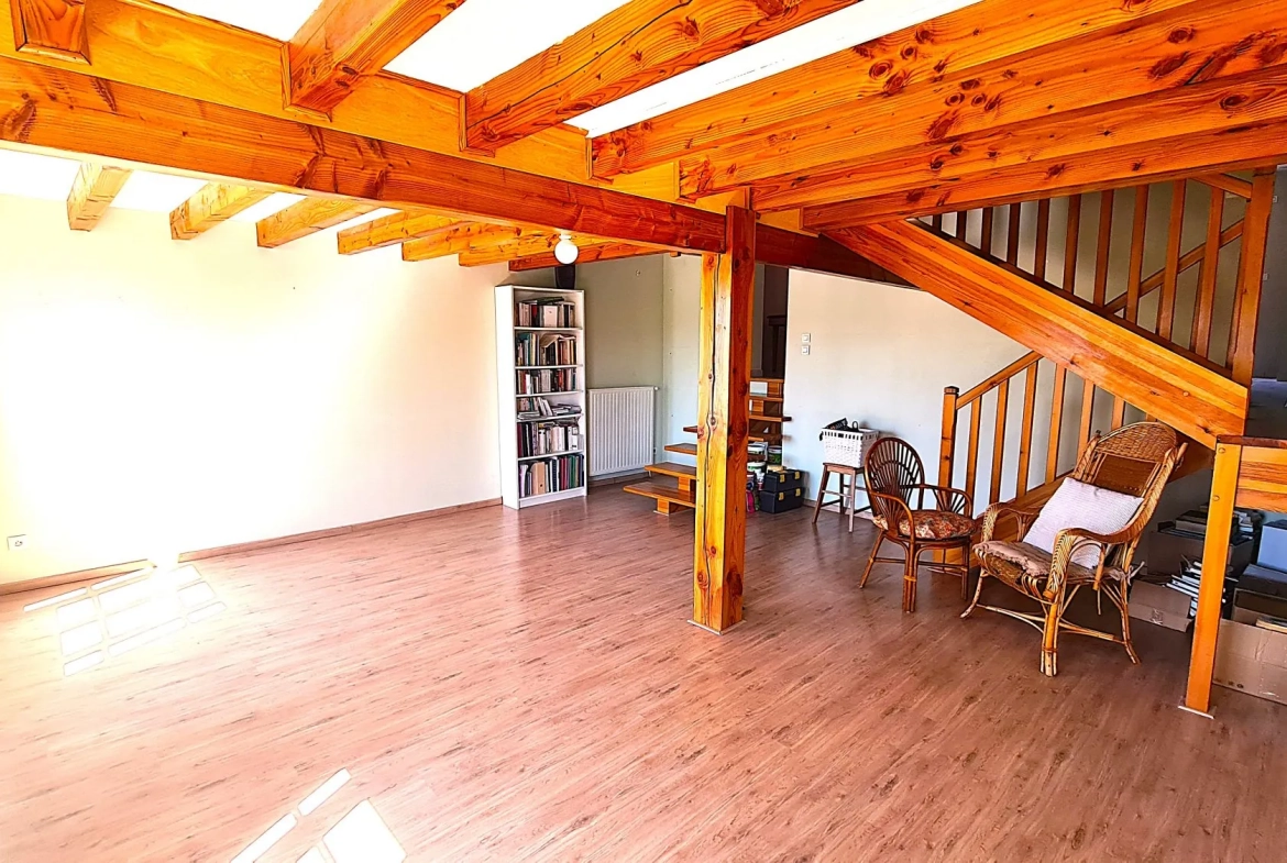Appartement duplex T3 lumineux avec jardin à Saint-Étienne 