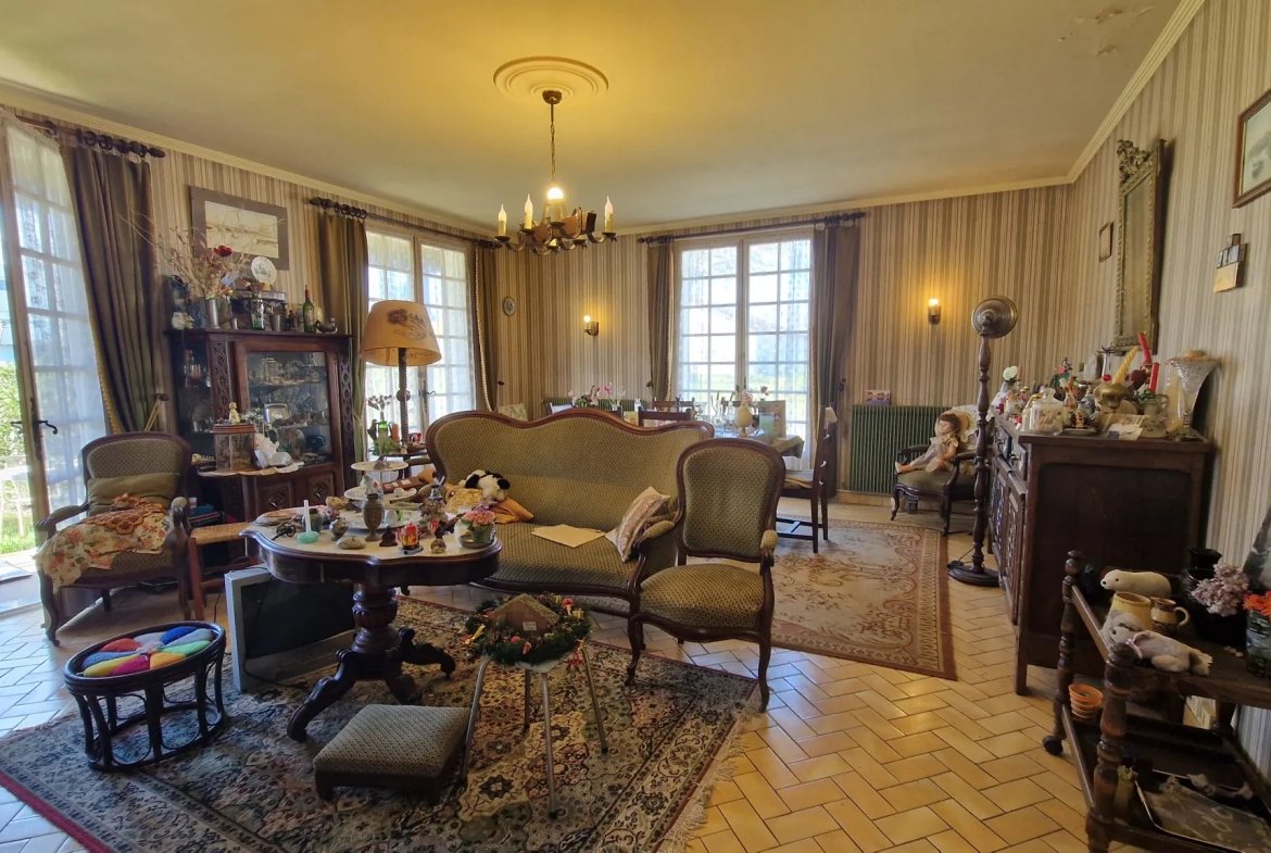 Maison familiale avec jardin au centre de Bazas - 110 m² à rafraîchir 