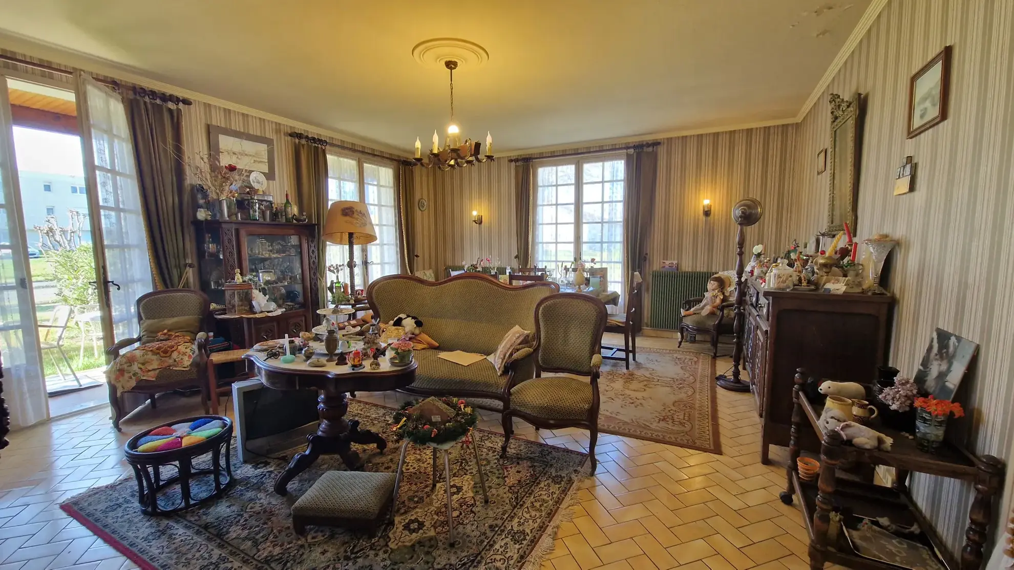 Maison familiale avec jardin au centre de Bazas - 110 m² à rafraîchir 